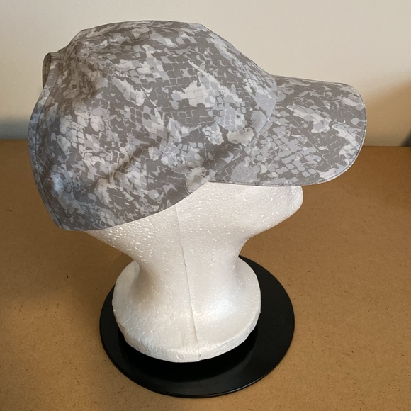 Lululemon Gray Camouflage Cap. OS - Picture 2 of 7
